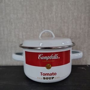 White and Red Soup Pot